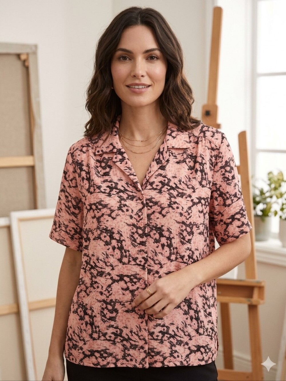 Donnkenny Woman's Classic Short-Sleeve Button Up Blouse